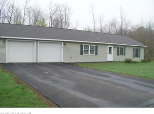 10 Birch St, Newport, ME 04953
