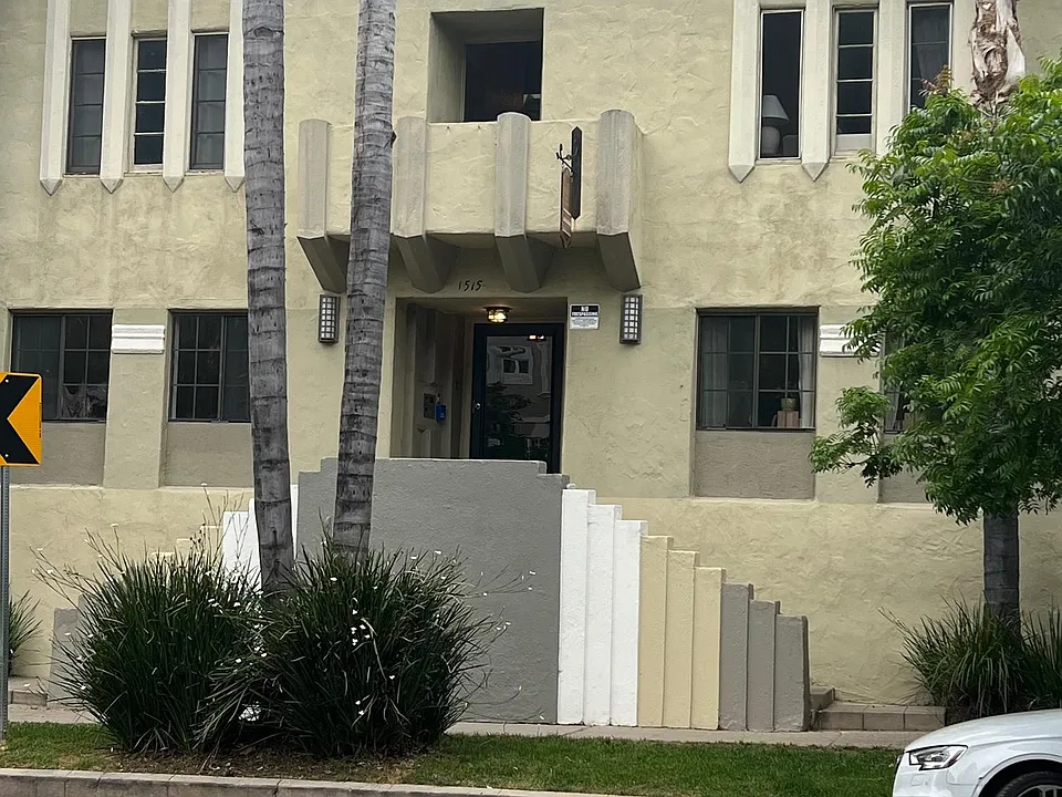 1515 Silver Lake Blvd #4