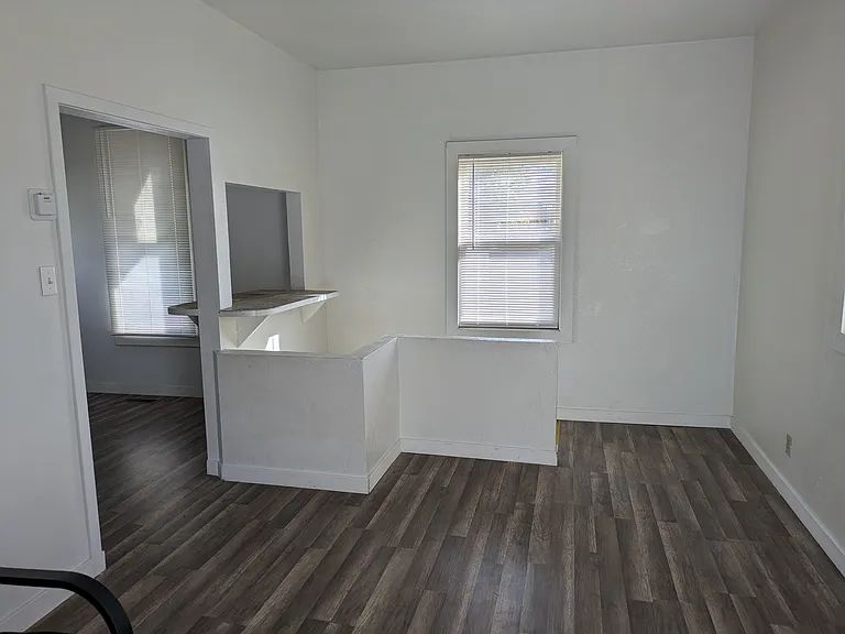 109 S 8th St — Photo 14