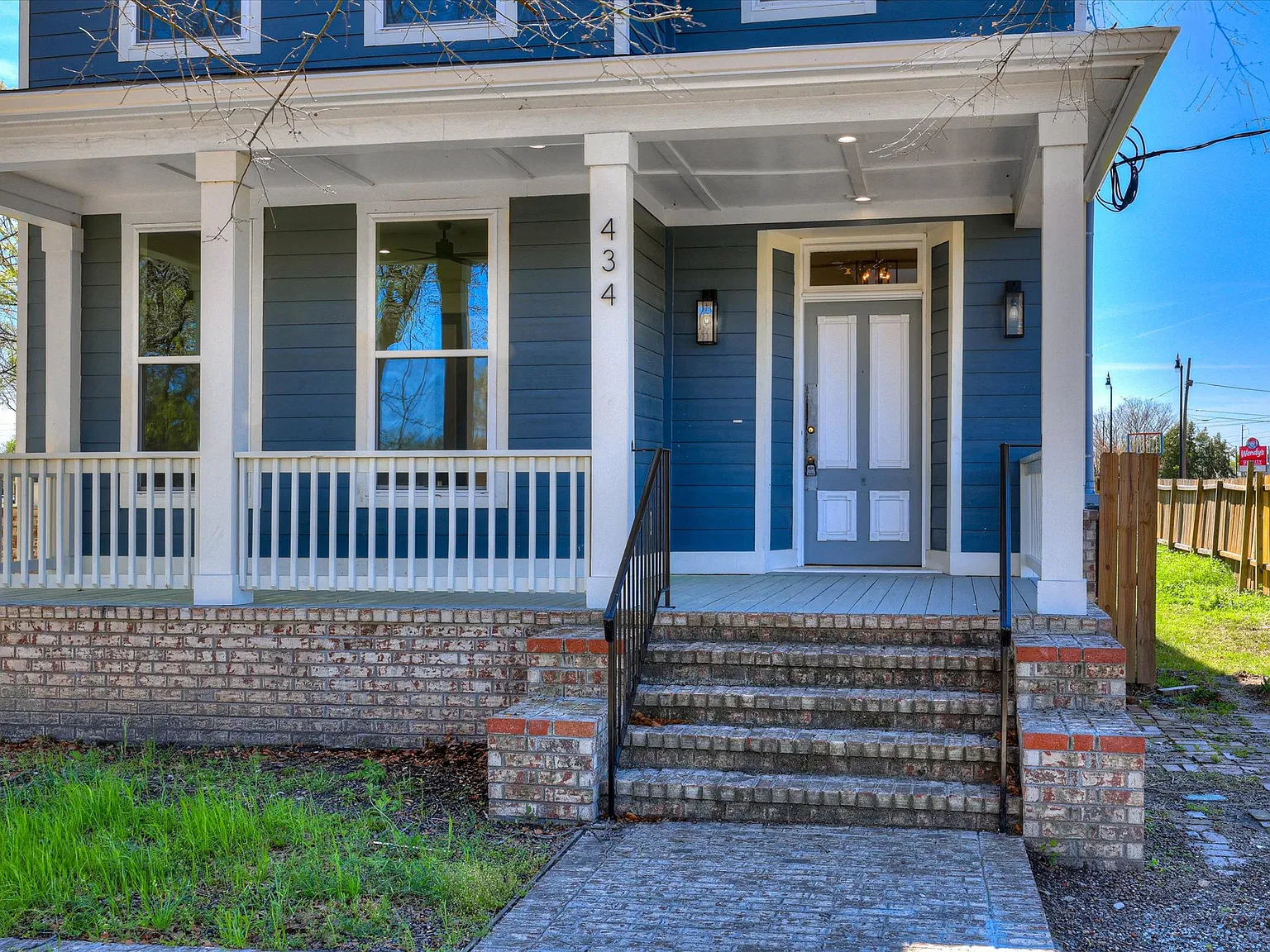 3 bed, 3.5 bath, 2858 sqft, $2,200 — Photo 3