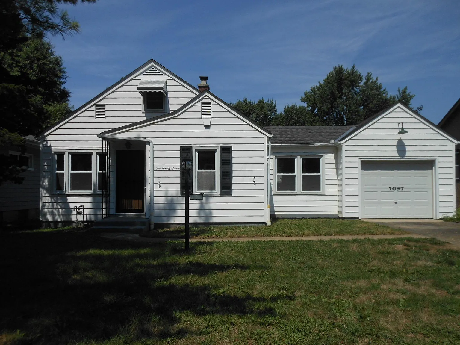 1097 Harrisburg Pike photo 1