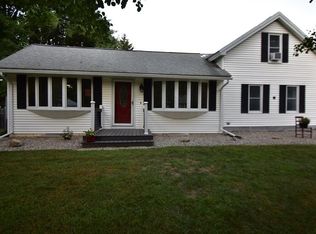 36 N Hatfield Rd, Hatfield, MA 01038