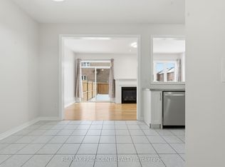 12 Beasley Grv, Hamilton, ON L9K 0J7