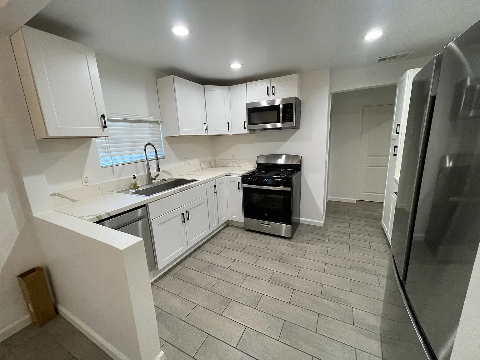 1235 Clavel Ave — Photo 1