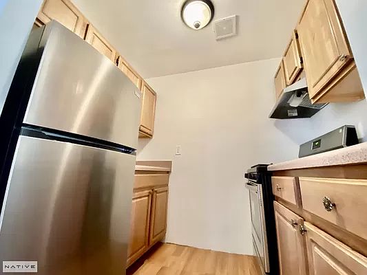 3rd image of 376 McGuinness Blvd #3