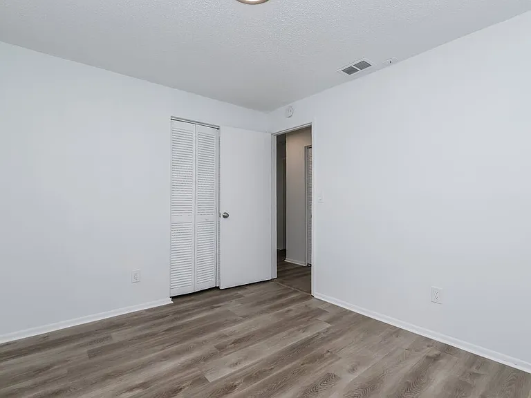 714 Crimson King Trce — Photo 12