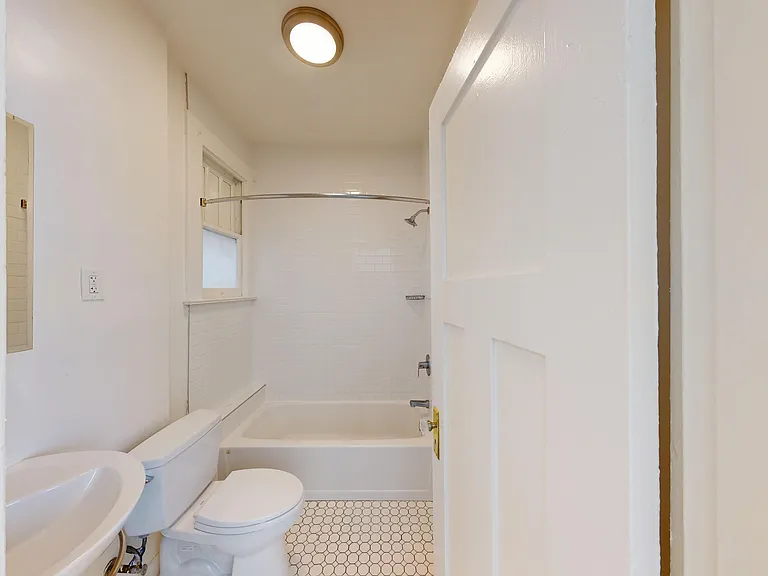 2079 Market St — Photo 3