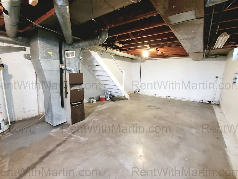 1112-1114 Byron Ave — Photo 16
