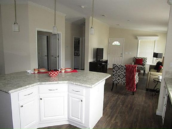 5th image of 13318 Sea Breeze Ln #2SQRVZ