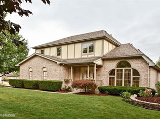 15 Meagan Ln, Lemont, IL 60439