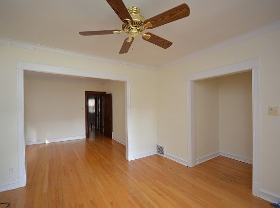 4th image of 2510 W Hutchinson St #1