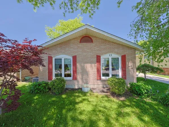 22 Turner Dr, Sarnia, ON N7S 4L1
