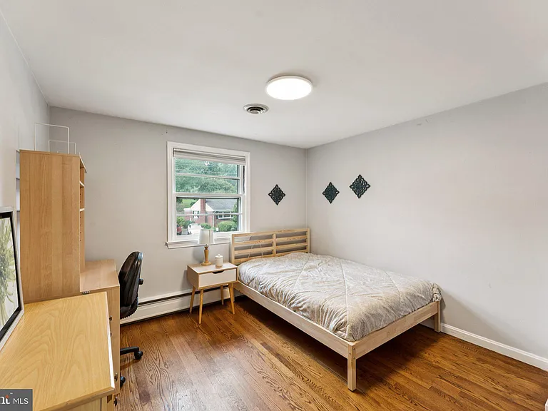 10307 Beaumont St — Photo 4