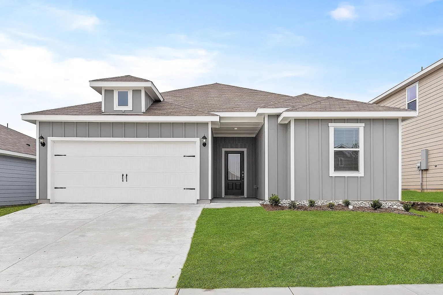 4 bed, 1724 sqft, $2,300 — Photo 1