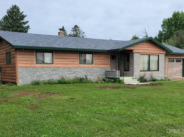 37 Cedar St, Carp Lake Township, MI 49971