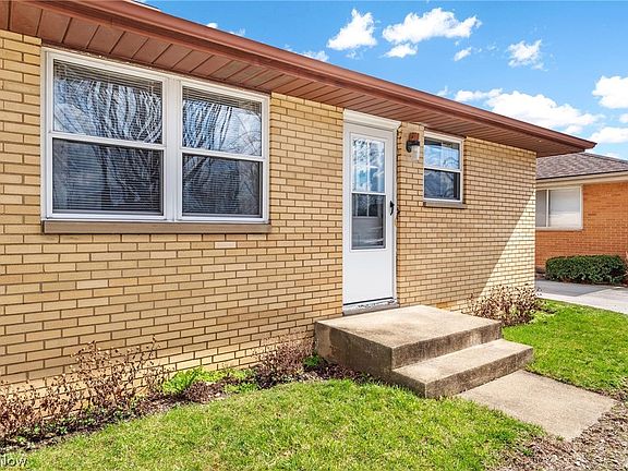 4th image of 590 & 592 Herbert Rd