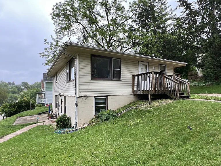 2296 Woodworth St — Photo 4