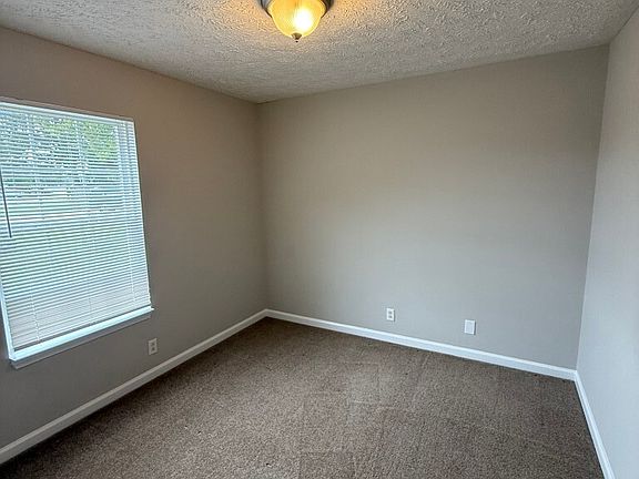 4th image of 1206 Pearlknob Ct