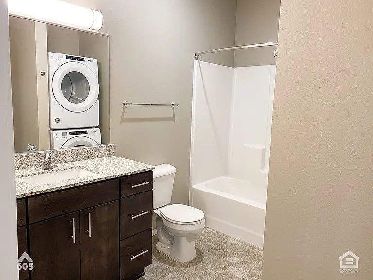University Hills Village — Photo 31