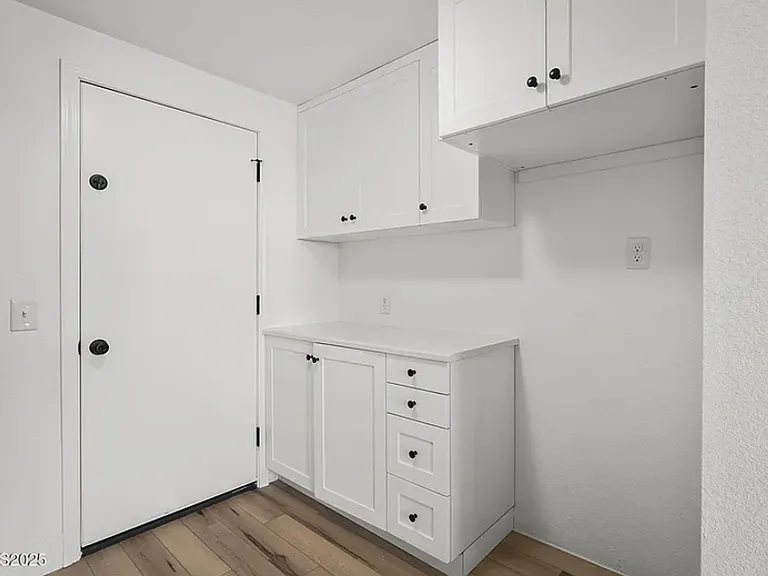 1037 1/2 Litch Ct — Photo 16