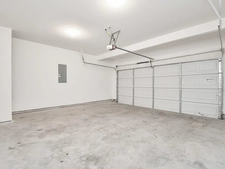 7802 Hightree Dr — Photo 13