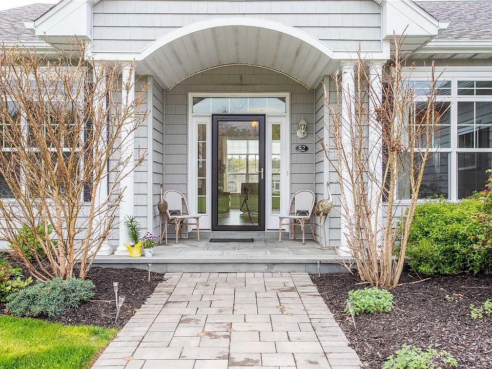 1st image of 52 Hamptons Court Drive
