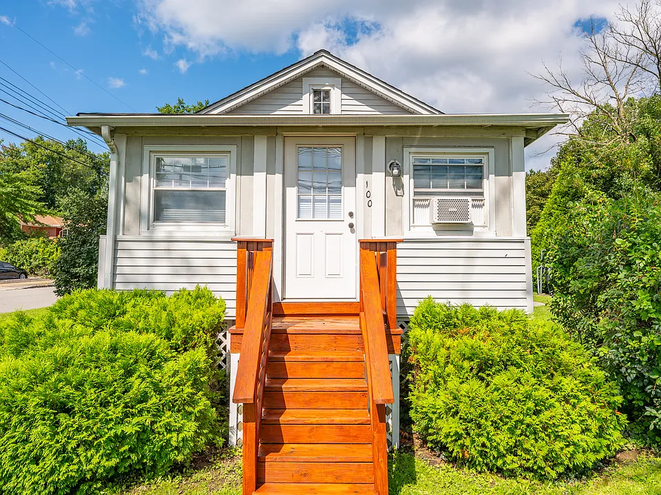 100 Ridgedale Ave