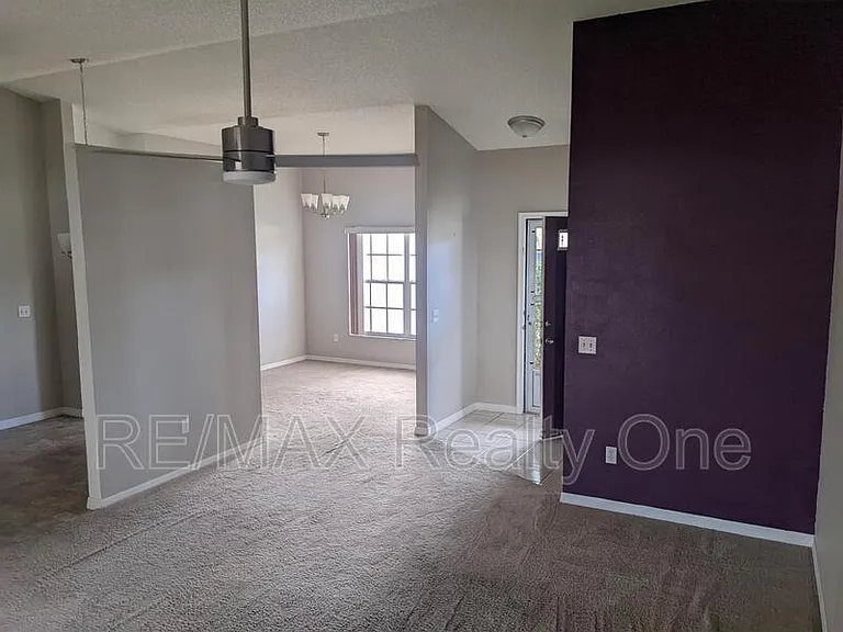 271 N Lombardy Point — Photo 4