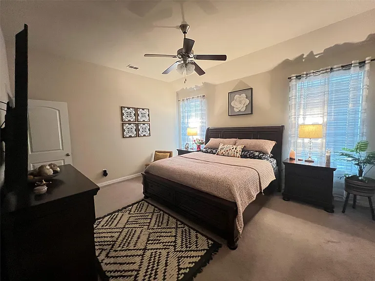 916 Sundrop Dr — Photo 7