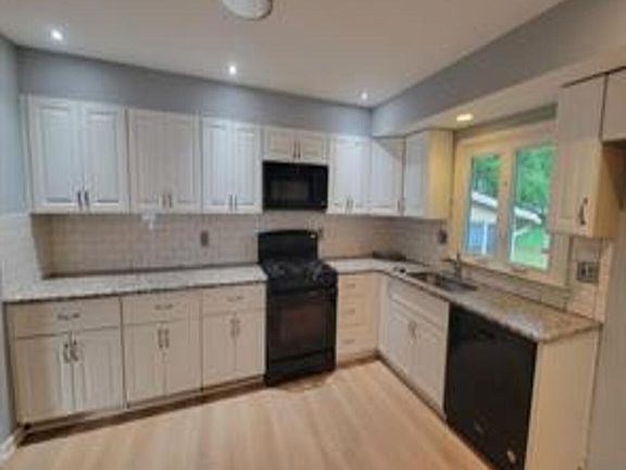 4th image of 1423 Carson Rd