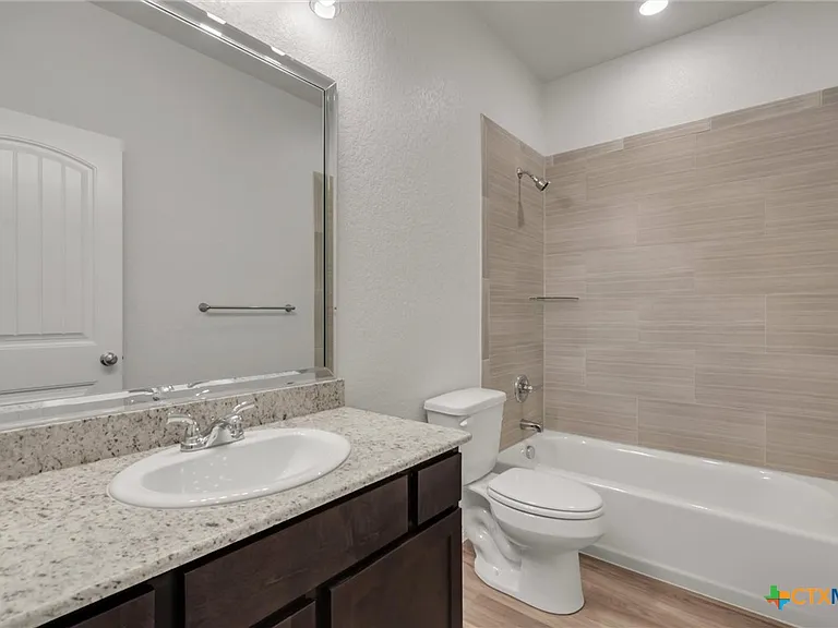 1118 Zora Dr #B — Photo 15
