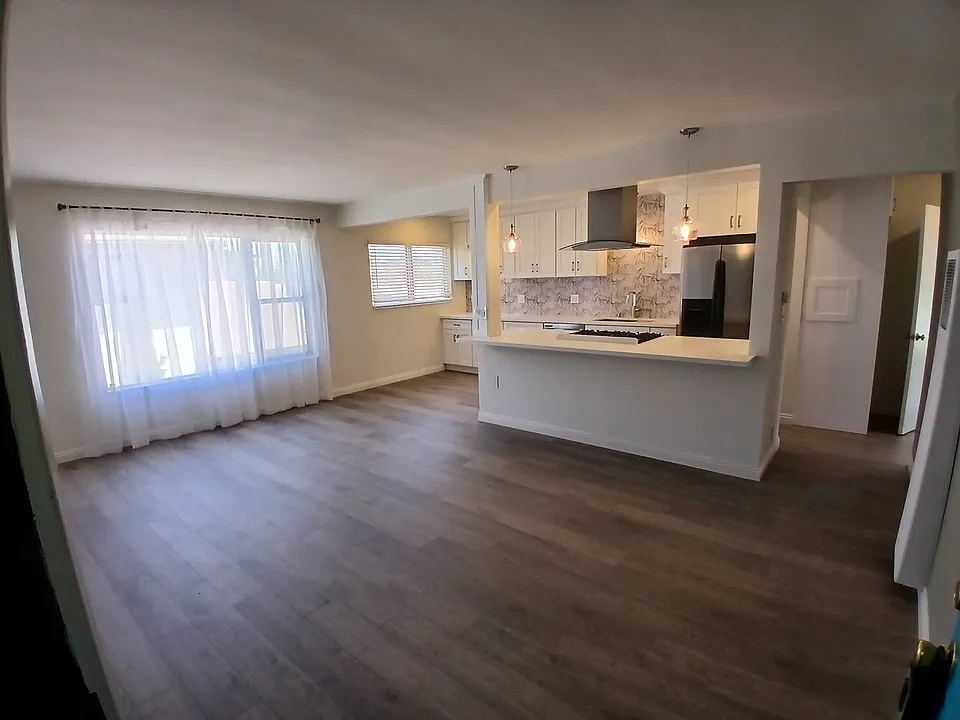 317 Walnut Ave #6