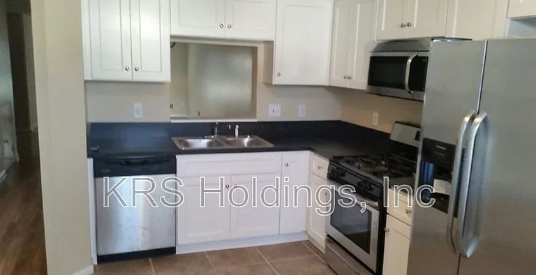 940 Allendale Dr — Photo 3