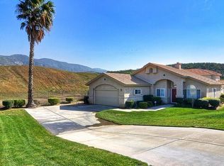 2668 W Torrey Pine Rd, San Bernardino, CA 92407