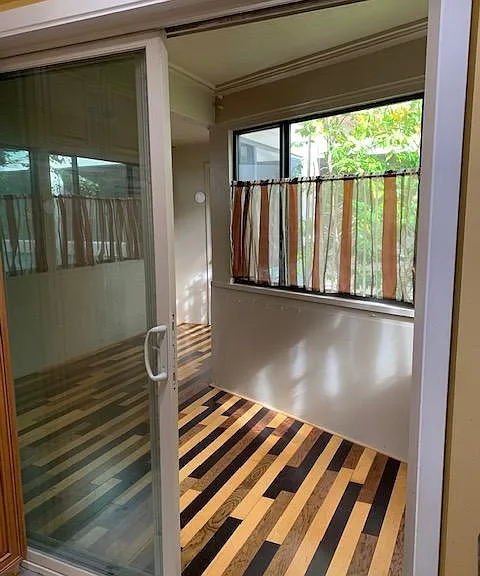Extra storage for shoes at the entrance