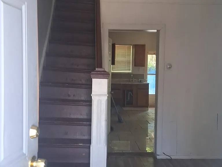 4814 N Warnock St — Photo 2