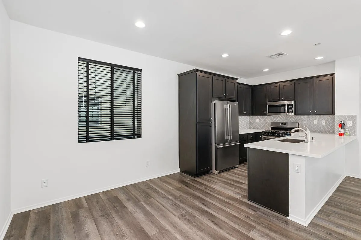 3 bed, 1486 sqft, $3,750 — Photo 4
