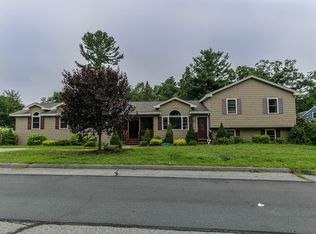 6 University Ln, Billerica, MA 01821
