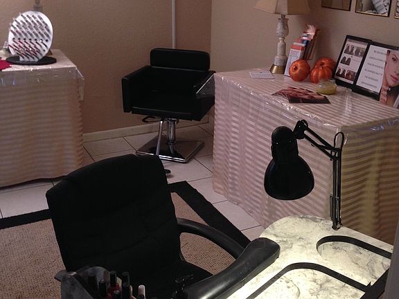 Nail Tech Room