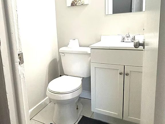 5th image of 891-893 S Weyant Ave #891