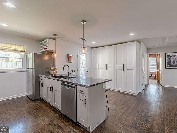 5th image of 1692 Derrill Dr