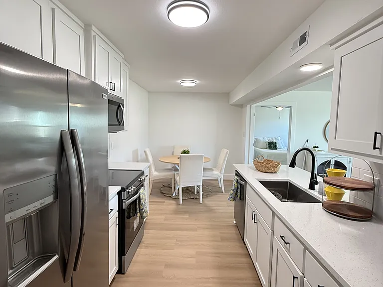 1120 W Cato Springs Rd — Photo 15