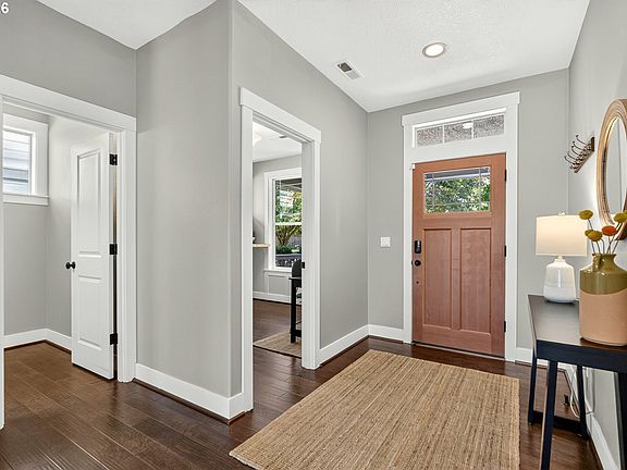 3rd image of 20333 SW Navarre Ln