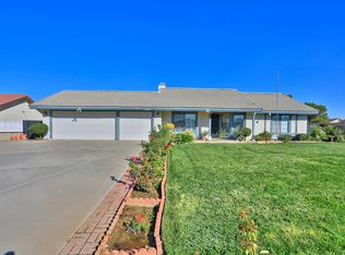 11585 Topaz Rd, Victorville, CA 92392