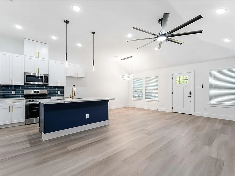 9406 Sandra St #A — Photo 10