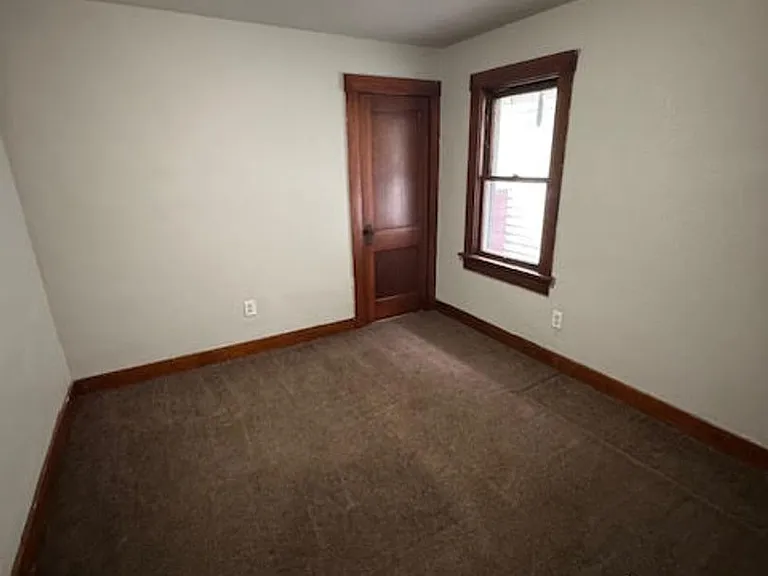 3131 Oliver St — Photo 4