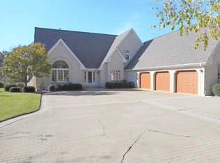 3336 Shorewood Dr, Racine, WI 53404