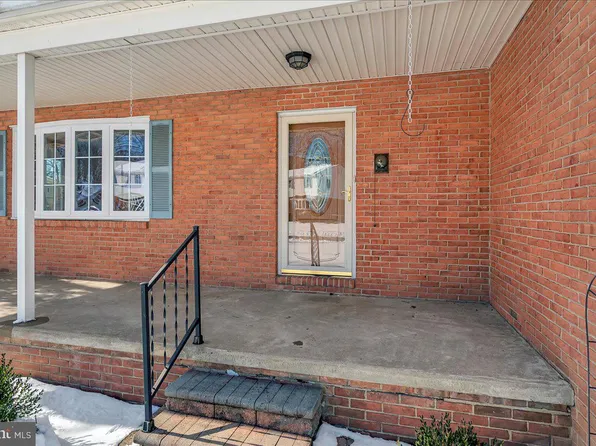 4 Janice Dr, Wilmington, DE 19810