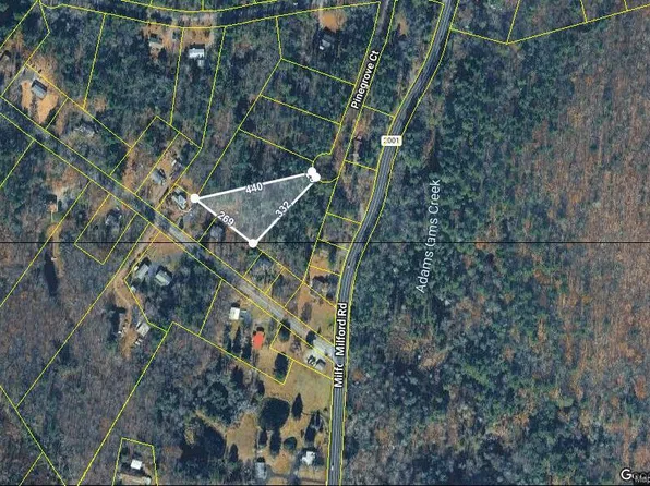 Pinegrove Ct, Dingmans Ferry, PA 18328