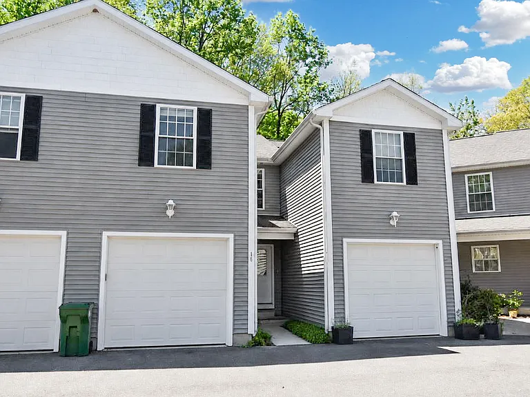 2118 Meriden Waterbury Tpke #16 — Photo 2